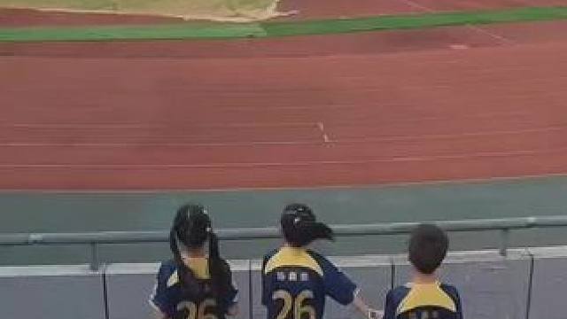 #深圳小学生 远征军 足球能给他们美好的回忆#一起长大一起玩耍