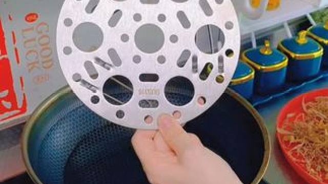 这款可折叠的#蒸蛋架  真是太实用了，各种大小锅都能用，还能当个锅架蒸笼架#不锈钢折叠蒸笼  #蒸笼