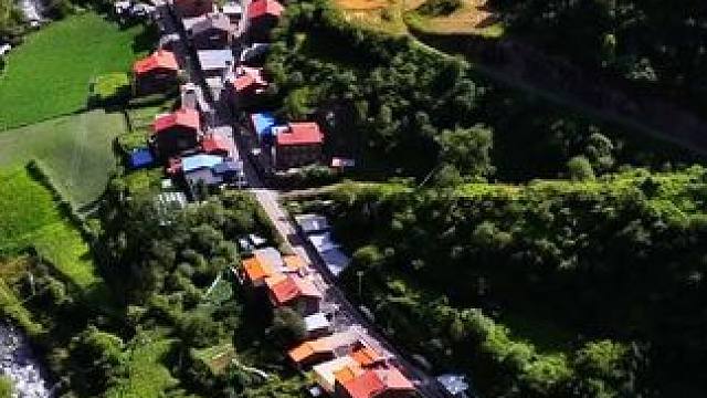 这是川西马尔康市梭磨乡色尔米村的砍竹沟中寨#宣传家乡旅游文化 #台地文明 #旅行推荐官 #嘉绒藏区 