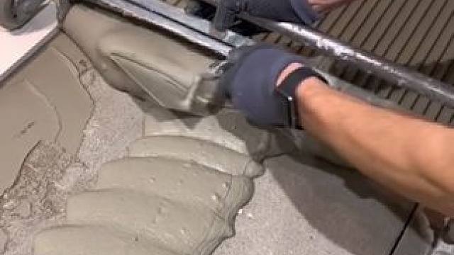 法国贴地砖施工工艺流程！ #施工工艺 #能工巧匠 #地砖通铺 #瓦工铺贴瓷砖 #贴砖工艺