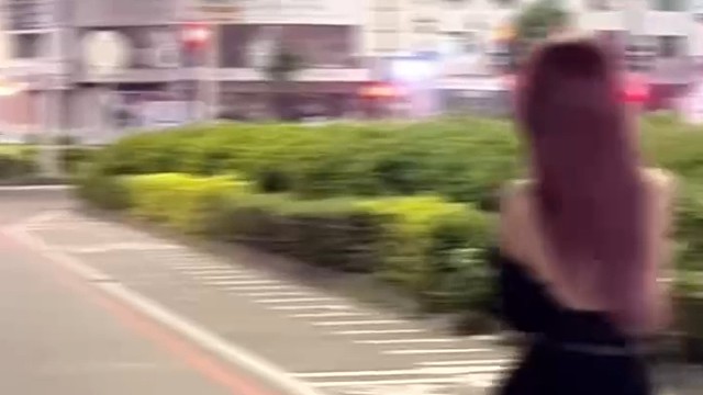 性感的女人迷死人、漂亮的女人爱死人、撒娇的女人勾死人、我就厉害了，像我这样的气死人 。