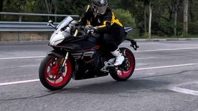 重新感受一下重庆的天气 #机车 #450srs #altoona骑行装备 #2024重庆摩博会