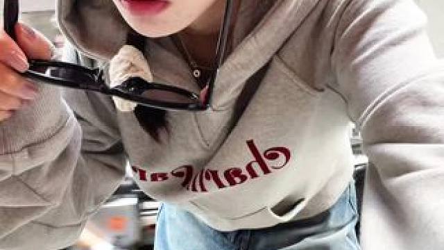 哈哈哈随地大小拍#ootd穿搭 #又酷又飒的早秋ootd #今天穿什么 #我的穿搭日记