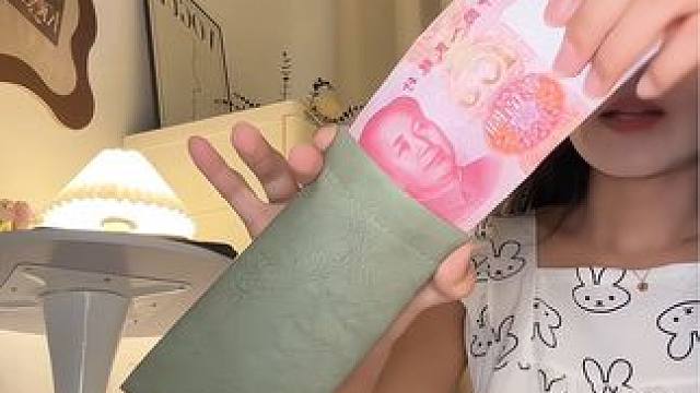 可以装化妆刷，充电器耳机，零钱证件等，啥都能装，关键个位数到手三个，快冲#好物推荐 #超便宜超划算 