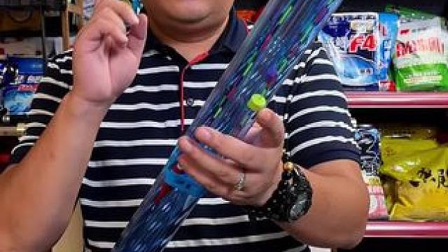 大物浮漂折叠收纳筒 这是一款可以收纳87cm长浮漂的折叠收纳筒，加长设计，耐磨抗摔。#大物浮漂收纳筒