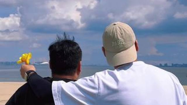 总有一些人，一起坐着就很快乐。#百事生可乐 #生来大汽