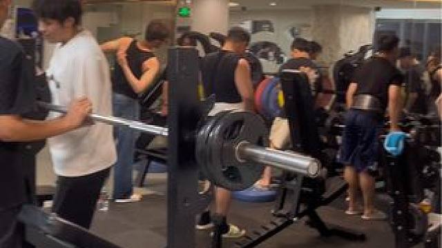 喜欢热闹的晚上来，喜欢人少的下午来，喜欢包场的上午来#运动 #自律 #健身