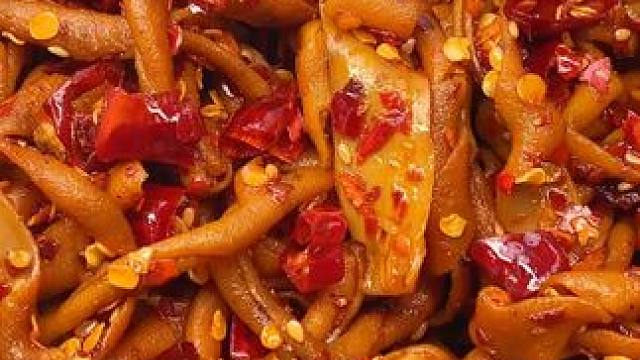 喜欢吃鸭货的，一定不要错过这个湖南的香辣鸭肠，香香辣辣QQ弹弹的超好吃#无辣不欢 #好吃到停不下来 