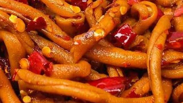 没来过湖南的也一定要试试这个湖南的香辣鸭肠，QQ弹弹的卤的特别入味#妈呀太香了 #好吃到停不下来 #