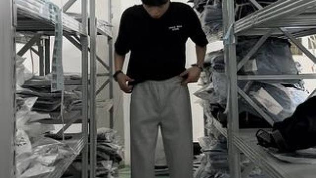 仓库裤子太多了，整个显高卫裤炸一炸 #小个子穿搭 #微喇裤 #卫裤 #显高显瘦显腿长 #cleanf