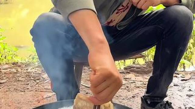 #我的乡村生活 #农村美食 #农村的生活有多惬意 五花肉炒荷兰豆这也太香了吧