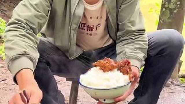 #我的乡村生活 #农村美食 #记录农村真实生活 辣子干锅鸡好吃是好吃就是有点费牙