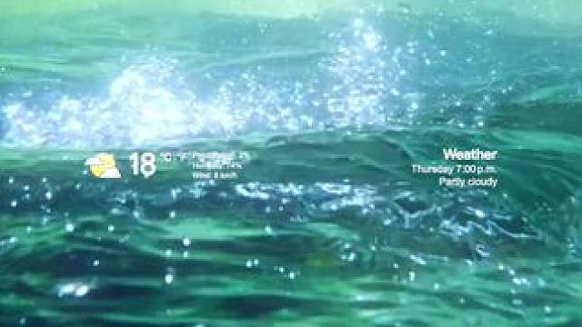 “风轻咬着夏日的动脉 在你眼底窥见莹莹绿海.”