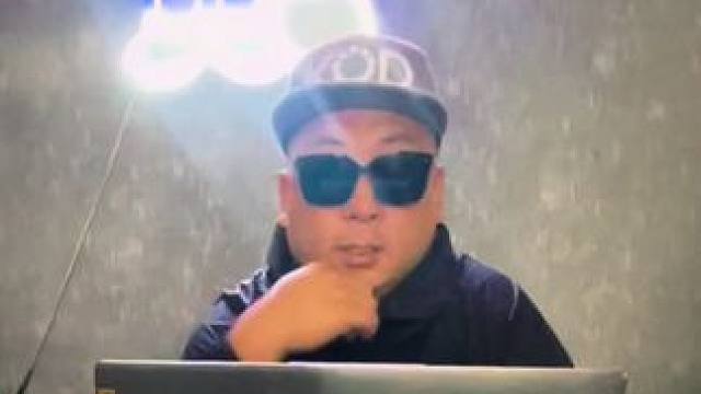 我觉得各行业都保持好自己做自己的 别评论别人 别踩别人说自己好 人品好了 生意自然好 就碎嘴子这人品