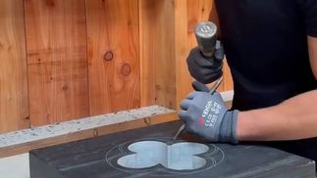 国外艺术家制作手工艺术品#dou上热门 #专业的事情交给专业人去做 #技术活 #是时候展现真正的技术