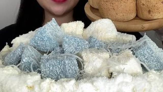 #无胚蛋糕  海蓝椰蓉蛋糕 #爆浆麻薯团子 有五种口味 黑芝麻开心果蓝莓巧克力生椰拿铁 馅料贼足 麻