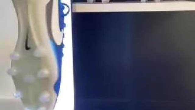 #好鞋推荐 #足球鞋推荐 #唯有足球不可辜负 #dou来足球季 #足球 有喜欢它的吗？