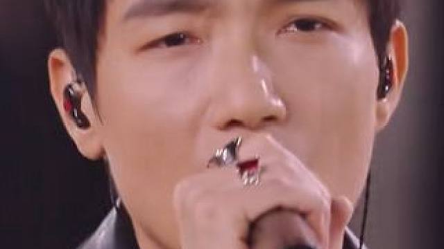 “音色流氓”有多恐怖？仅凭几句歌词，就将歌唱到火遍全网 #音乐分享 #音色流氓 #音乐现场