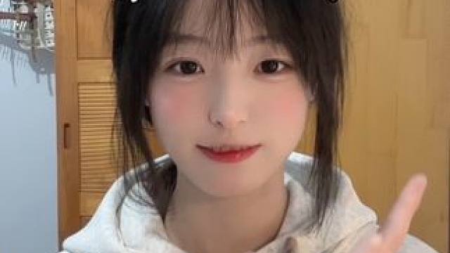 没有动态的日子 我在印度甩飞饼 #甜妹  #手势舞 #浅跳一下