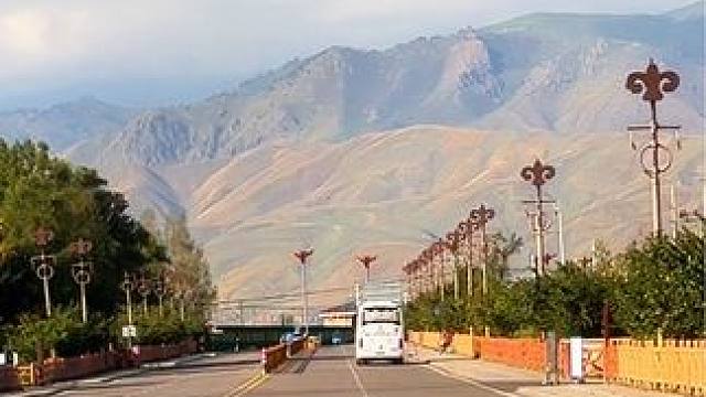 从那拉提出发，经过没有红绿灯的特克斯八卦城，来到了天马的故乡昭苏。#这里是新疆 #伊犁 #创作灵感