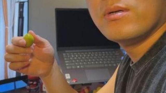 幸好发现的早，不然真让他吃上生槟榔了#零食 #橄榄 #甘草橄榄 