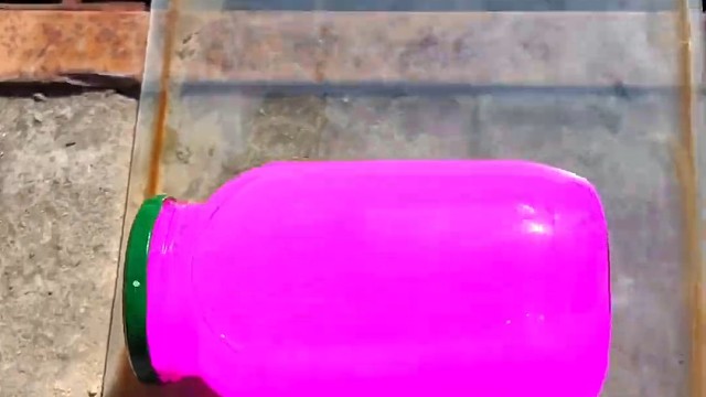 楼梯滚瓶子爆破解压时刻