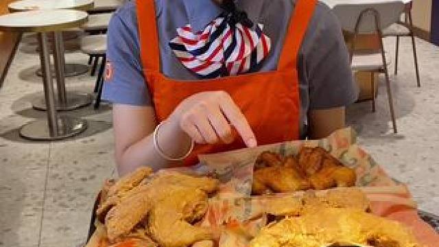 美味基20周年庆，3只鸡39.9元#美味基 #美味基20周年庆 #团购 #炸鸡汉堡 #同城发现