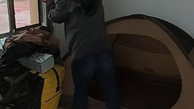 戈壁滩一个顺风助力滑行120公里，晚上路边闲置空房挡风又保暖#骑行vlog #戈壁 #长途骑行 #户