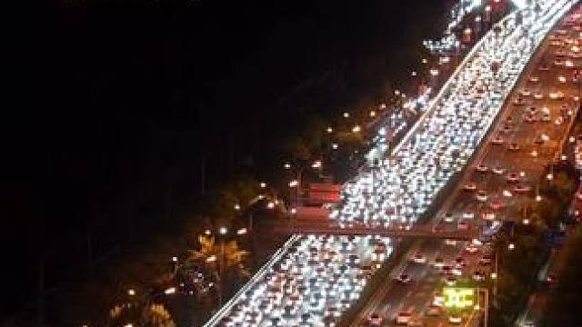 #城市的夜晚 #车流霓虹 #我的城市