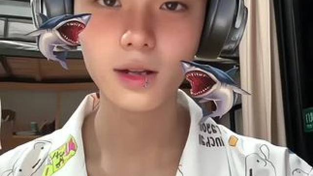 #大学生 #手势舞 #开学的第一支手势舞 #营业 #男高中生