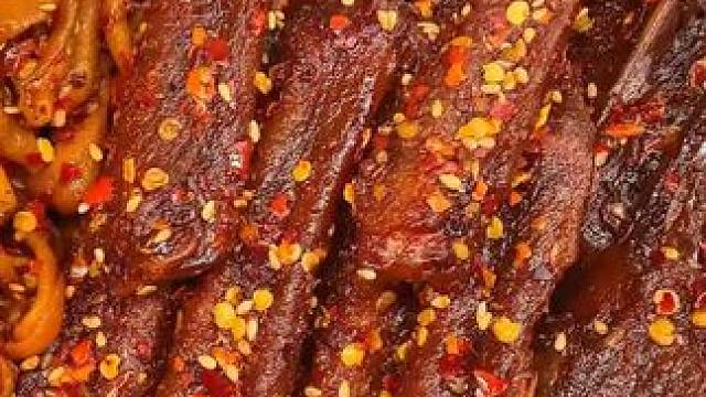 这个鸭货组合一次就能吃到三种不同的款式，都是地地道道的湖南风味，香香辣辣的太上头了！#好吃到停不下来