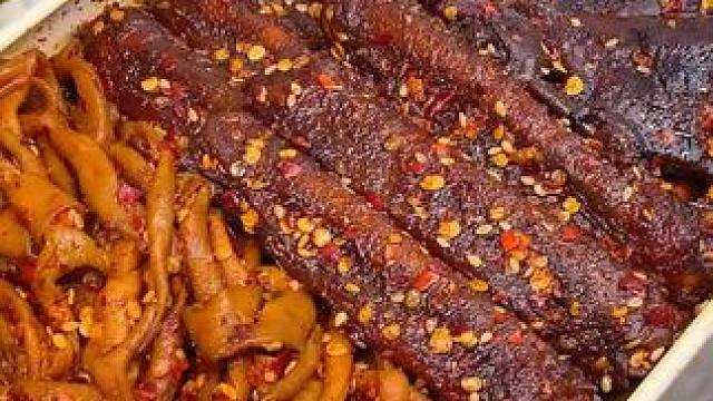 喜欢吃鸭货的一定不要错过这个鸭货组合，三种不一样的款式，都是地地道道的湖南风味#妈呀太香了 #无辣不