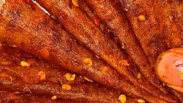 能吃辣的一定要试试这个爆辣手撕大辣片，越吃越辣越辣越想吃#妈呀太香了 #好吃到停不下来 #无辣不欢