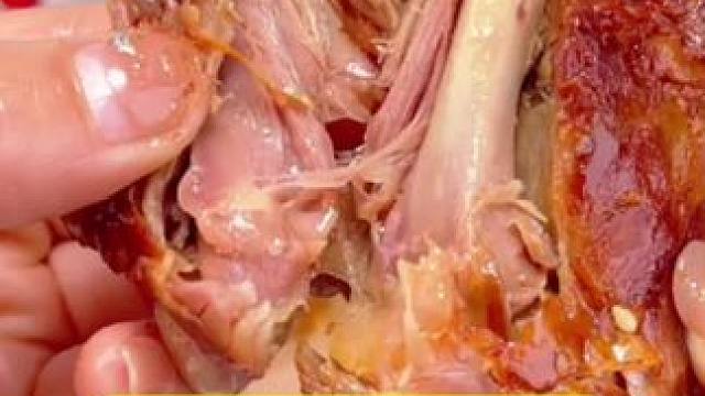 乡巴佬大鸭腿#好吃不贵经济实惠 #零食推荐 #鸭货美食 #开袋即食 #牛蹄子熟食