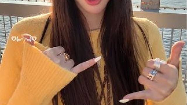 明天不直播，给大家准备好看的衣服啦！后天早上见，来抢首单!不要跑空了哦#秋日省心穿搭look