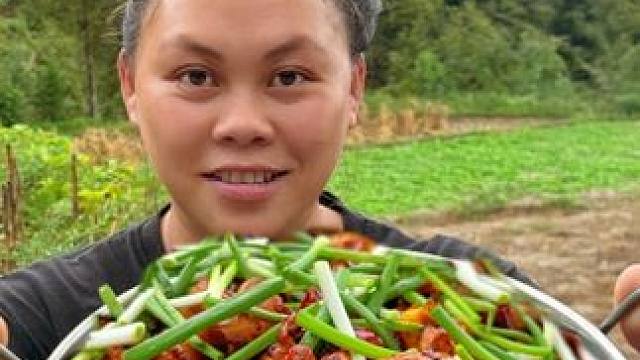 今天做个香辣干锅肥肠吃个够 #美食 #肥肠 #农村生活 #记录生活