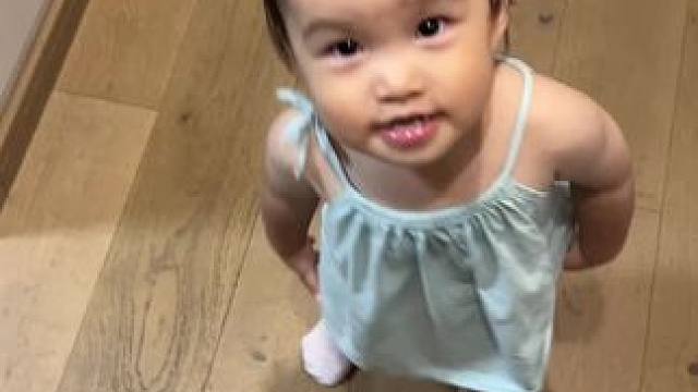 我们是寨子的明星，没有感情。#闺女随爹