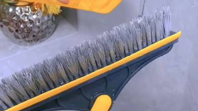 长柄硬毛V型地缝刷，刷洗卫生间各个边角凹槽太赞了！#清洁神器  #地缝刷  #卫生间好物  #多功能