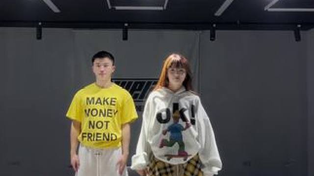 快拉着你的好朋友一起玩 