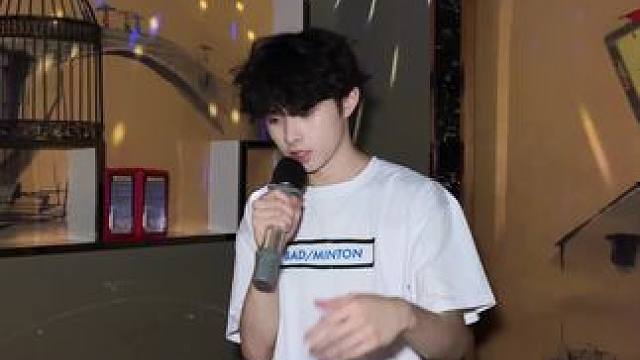 “又到了听罗生门的季节” #羽毛球 #川崎冰淇淋 #城市羽球风 #羽毛球穿搭 #罗生门