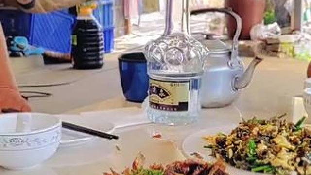 #农村生活 #小酒喝起来 #淄博市太河镇之行（37）西股村。人生如酒，醇厚而多姿。我们在人生的舞台上