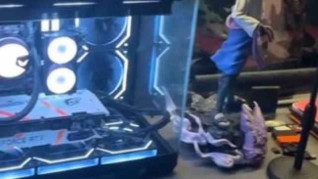 最近换了新电脑，很多人问我的配置和外设，都在这里啦 #GSRSE萃桌搭挑战#桌搭挑战 #无畏契约