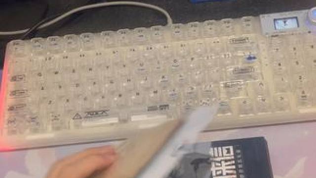 暗区与邮政联名的周边看看怎么样？ #暗区限量实物周边 #暗区突围中国邮政联动  #暗区突围