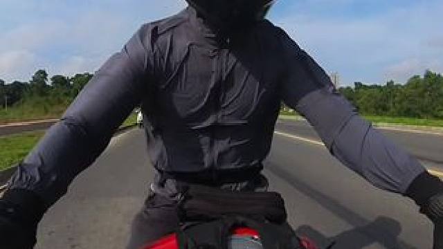 一定要对二轮摩托的危险性有认知#cb400f #摩托车 #爱机车爱生活