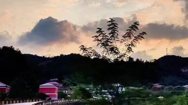 夕阳无限好，只是近黄昏#落日余晖映晚霞一抹夕阳美如画 #沿途风景随拍