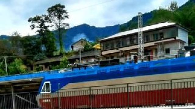 宝成铁路徽县站#沿途风景随拍 #铁路摄影 #我是家乡陇南文旅推荐官