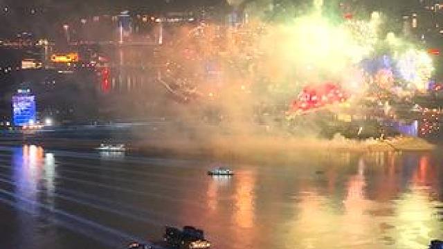 时隔13年的武汉烟花秀 #武汉 #武昌 #武汉长江大桥 #武汉烟花秀 #航拍
