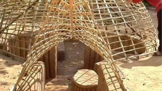 末世生存之荒野建造豪华庇护所。 #野外建造 #庇护所建造 #荒野搭建 #野外生存 #野外生存技能