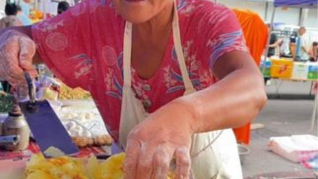 来灵宝南田赶星期日大集，吃灵宝特色小吃，品灵宝苹果大枣！欢迎您每个星期天来赶大集，淘你想要的东西#老