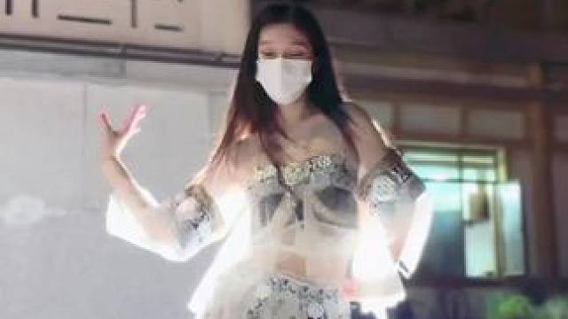 和月色一起跳支舞吧~